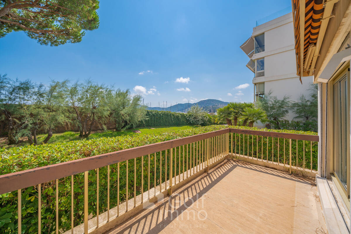 Appartement à MANDELIEU-LA-NAPOULE