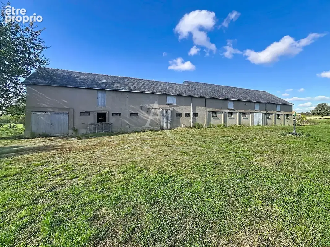 Propriété de caractère avec dépendance et 2,5 hectares ? Un beau potentiel à révéler ! - photo 2