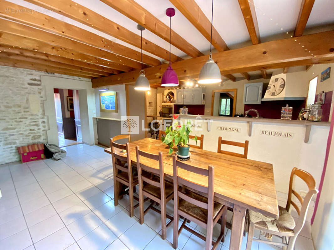 Maison à ASNIERES-LA-GIRAUD