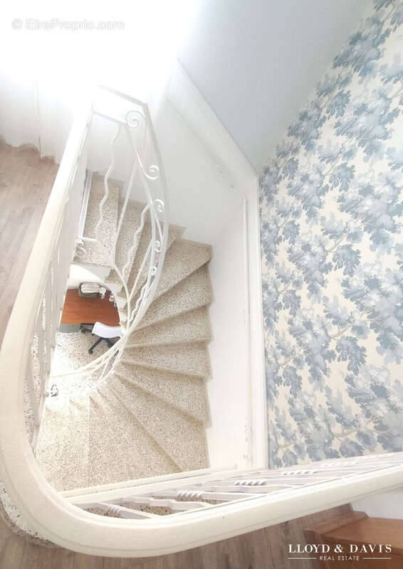 Maison 158 m² à Nyons  - photo 3
