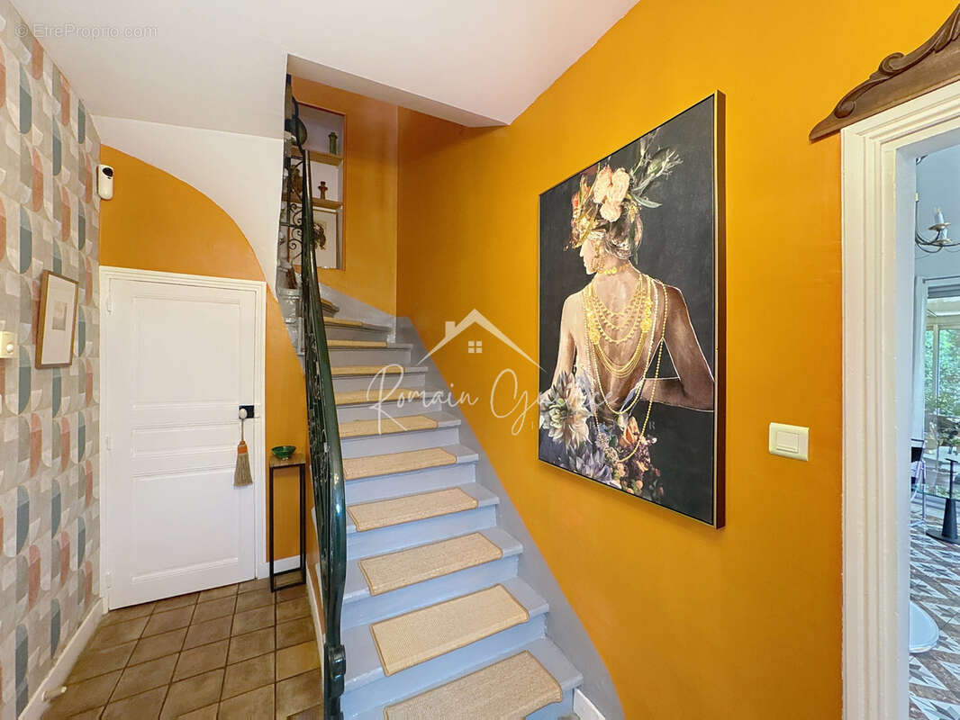 Maison f5 de 147 m2 sur son terrain de 1144 m2 - photo 3