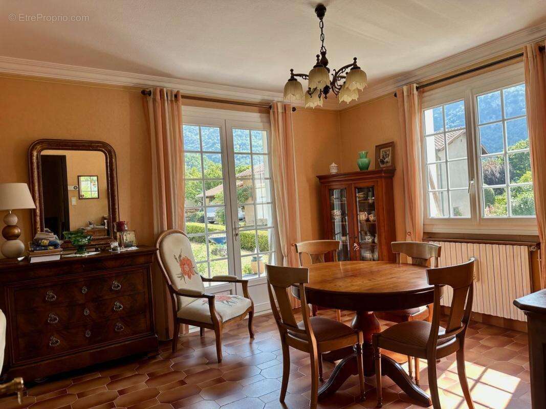 Maison 115 m² à Tarascon-Sur-Ariege  - photo 3