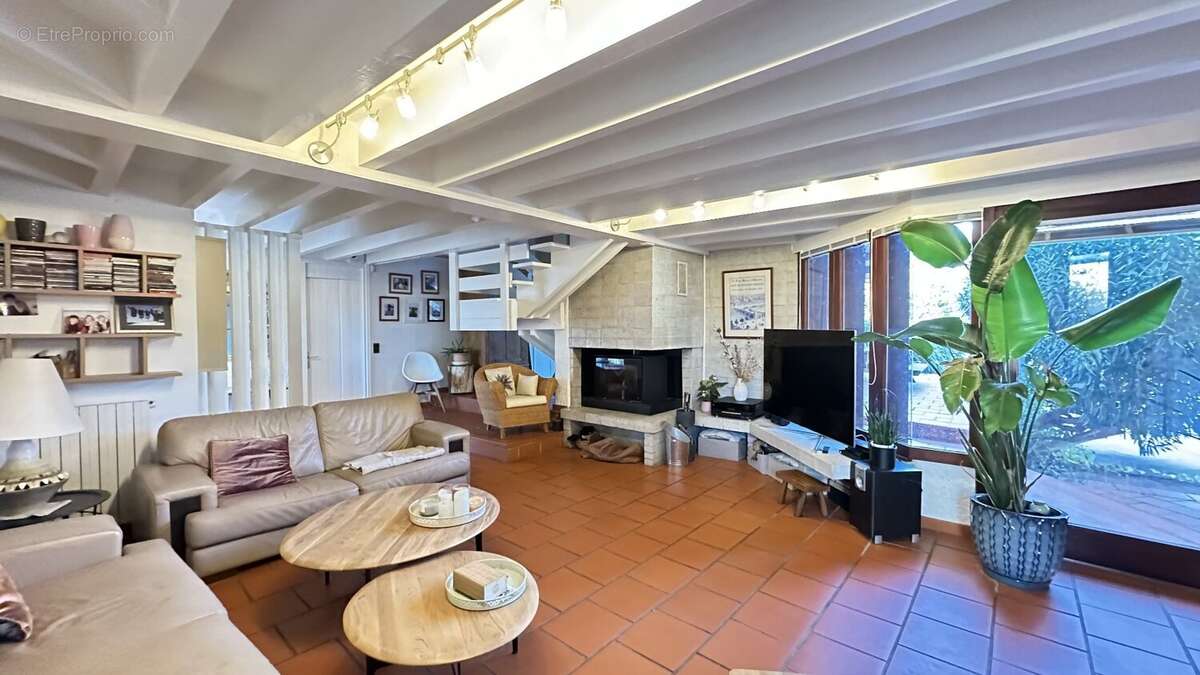 Villa d'architecte de type t7 de 188 m2 sur 2 hectares - photo 5