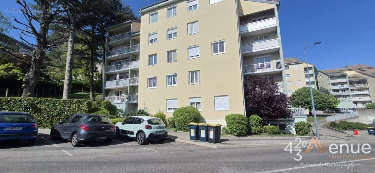 Appartement à SAINT-ETIENNE