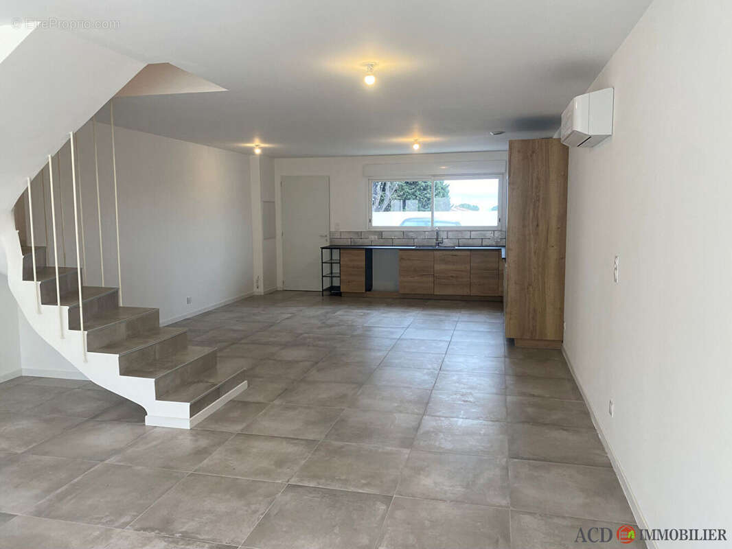 Maison à LA FARE-LES-OLIVIERS