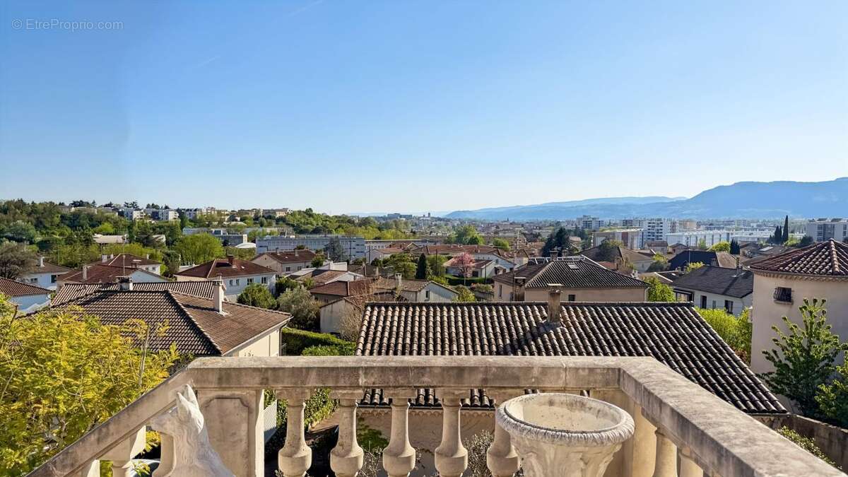 Maison à BOURG-LES-VALENCE