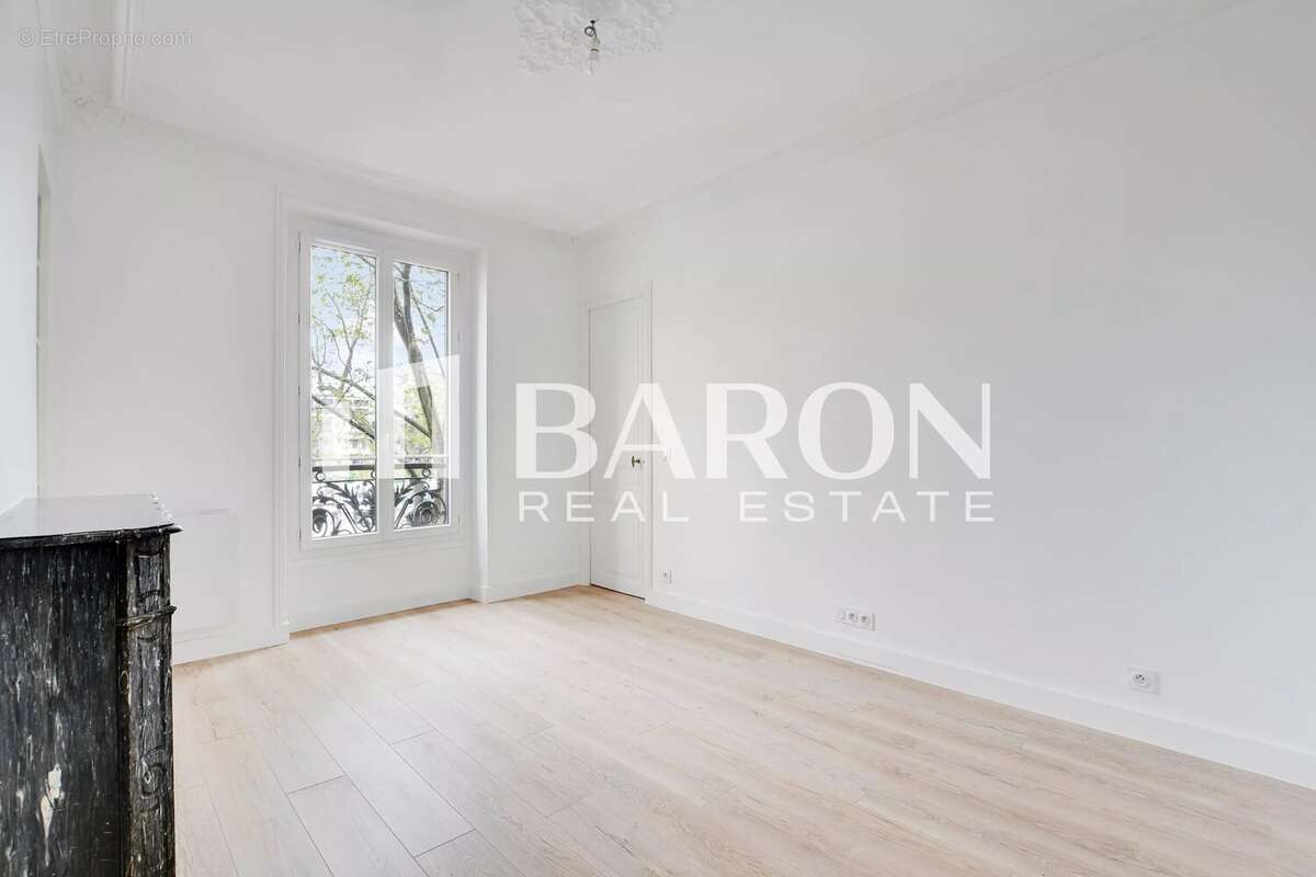 Appartement à PARIS-18E