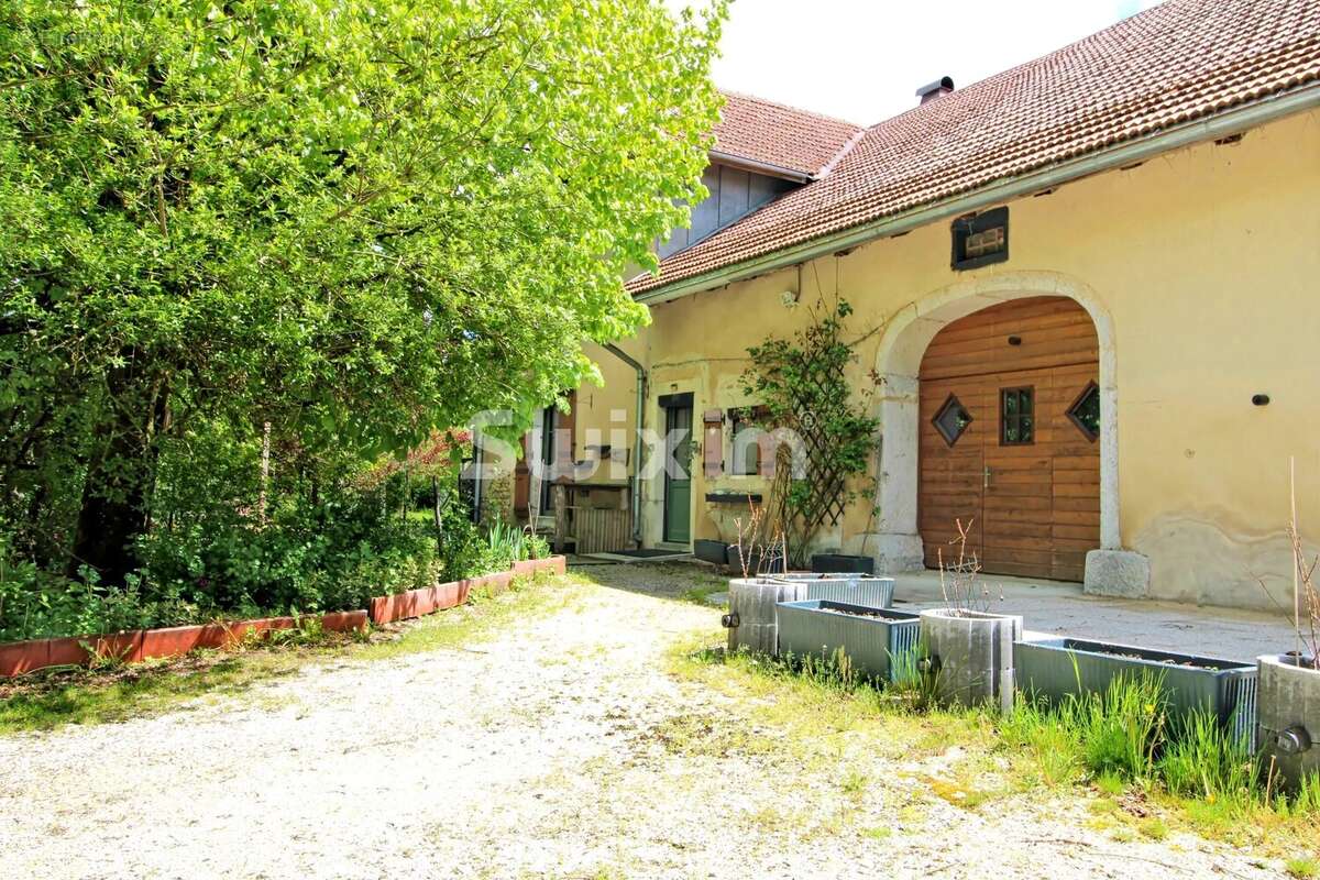 Maison à SAINT-LAURENT-EN-GRANDVAUX