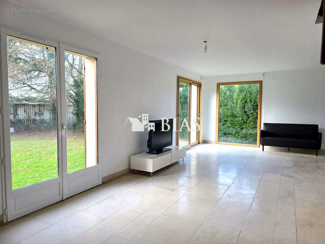 Maison à SAINT-PIERRE-DE-VARENGEVILLE