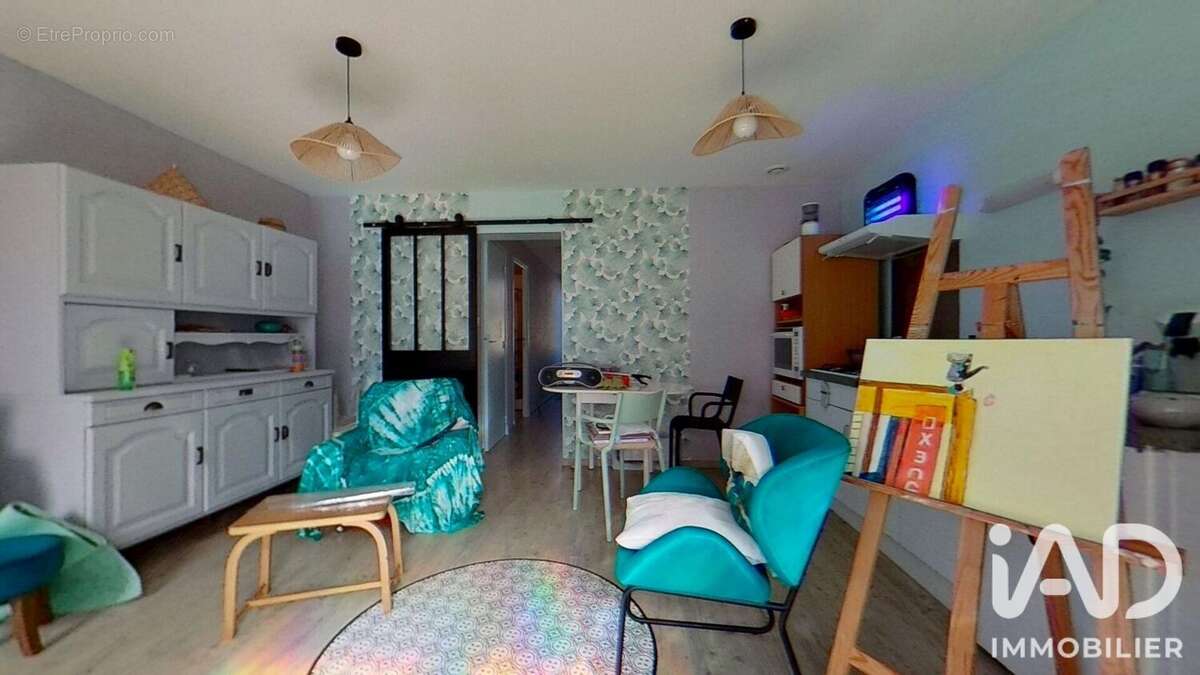 Appartement 125 m² à Ally  - photo 4