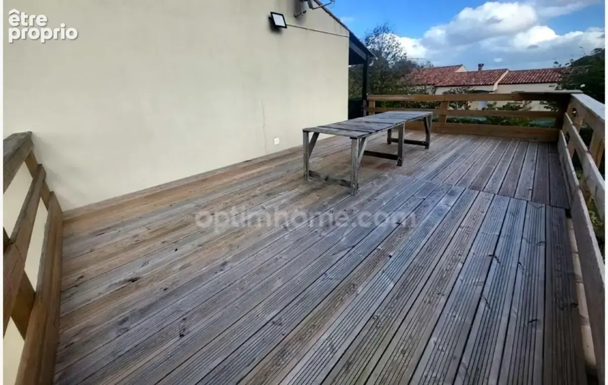 Maison rénovée avec 3 chambres, 1 200 m² de terrain et vue dégagée – Au calme ! - photo 8