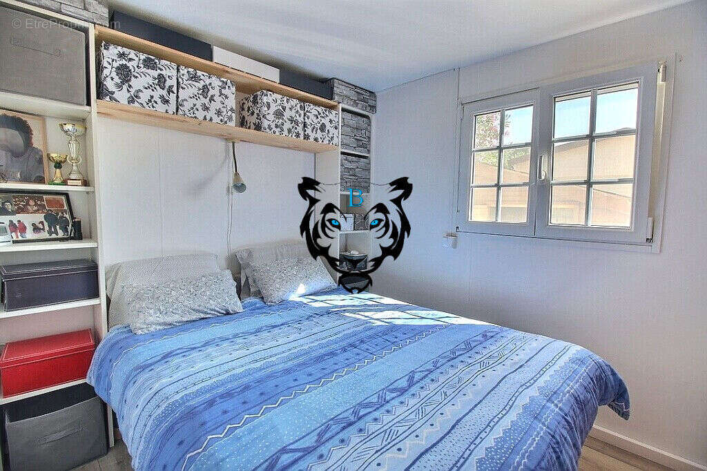 Maison à ROQUEBRUNE-SUR-ARGENS