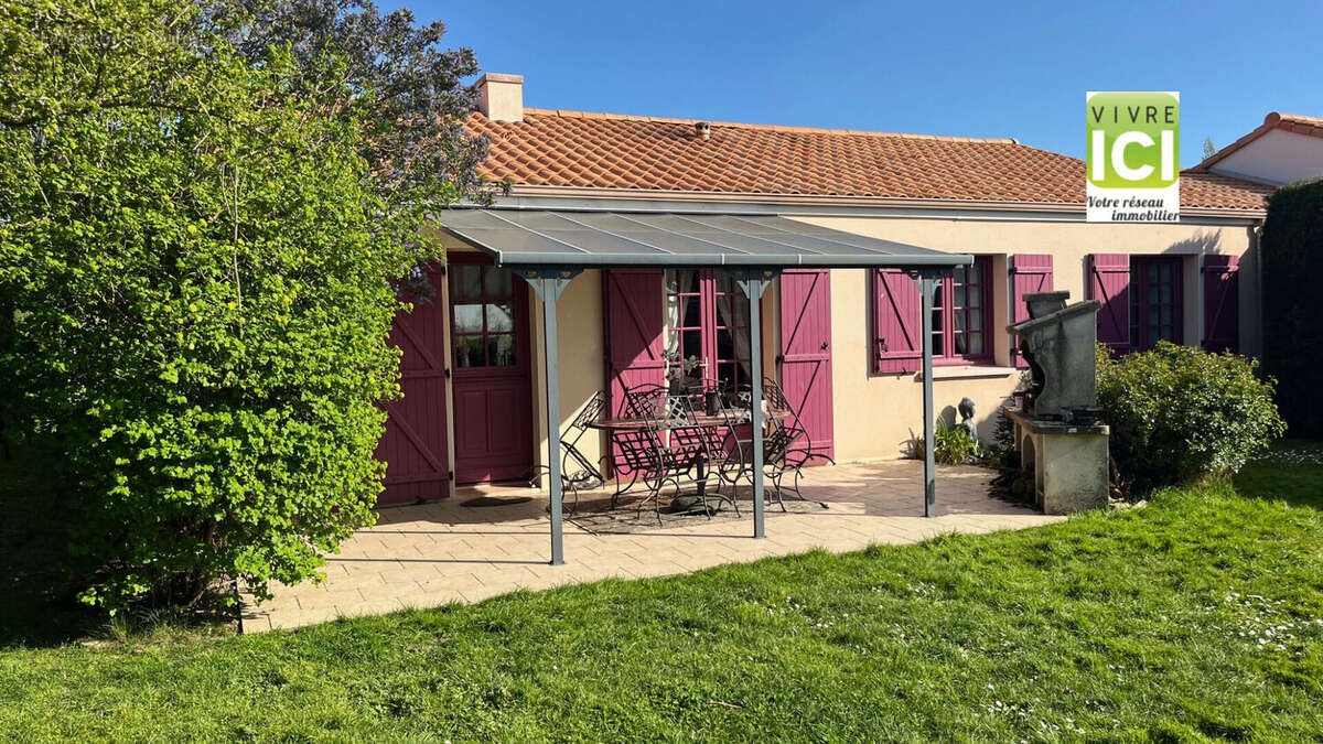Maison à LA CHAPELLE-BASSE-MER