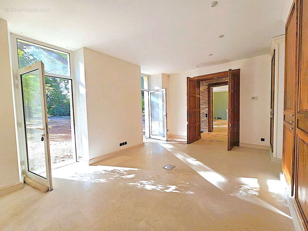 Demeure de caractère au cœur de la ville   450m2 -10 chambres- piscine sur parc de 8000m2 Coliving-Coworking- - photo 25