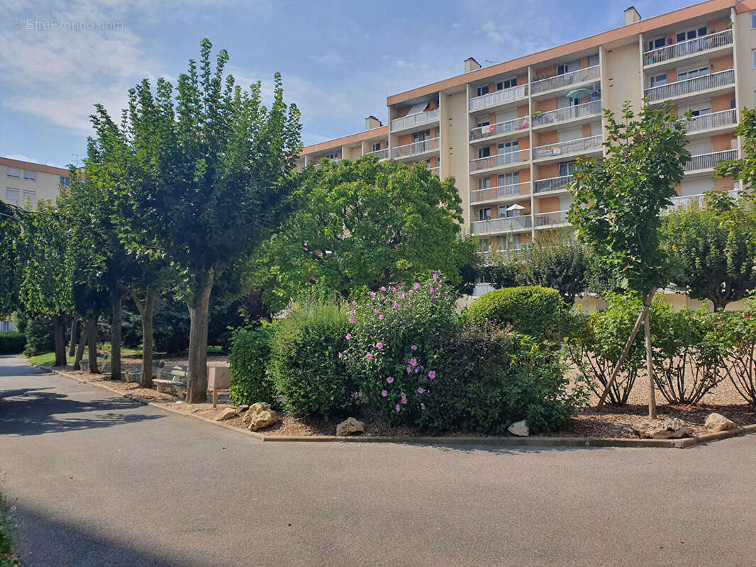 Appartement à CHILLY-MAZARIN