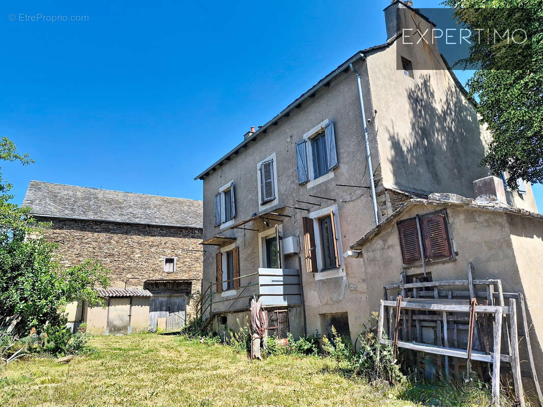 Propriété de caractère   Deux habitations indépendantes sur plus de 4 800 m2 + Dépendances + Garage + Grange + - photo 17