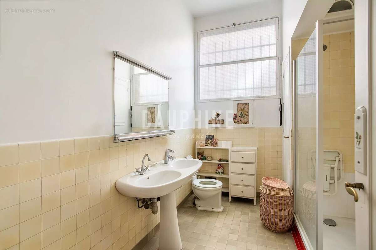 Appartement à PARIS-4E