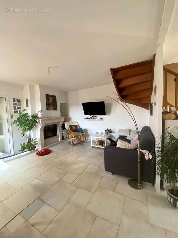 Maison à SAINT-MESMIN