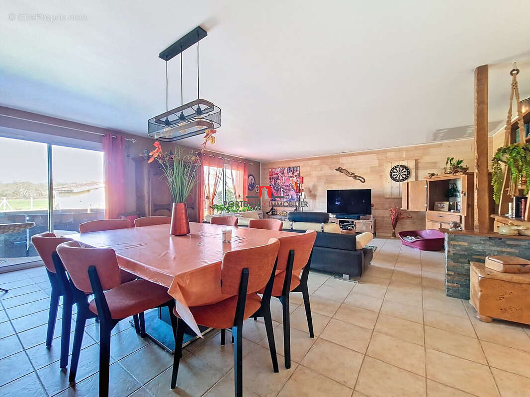 Maison à SAINT-GENES-DE-FRONSAC