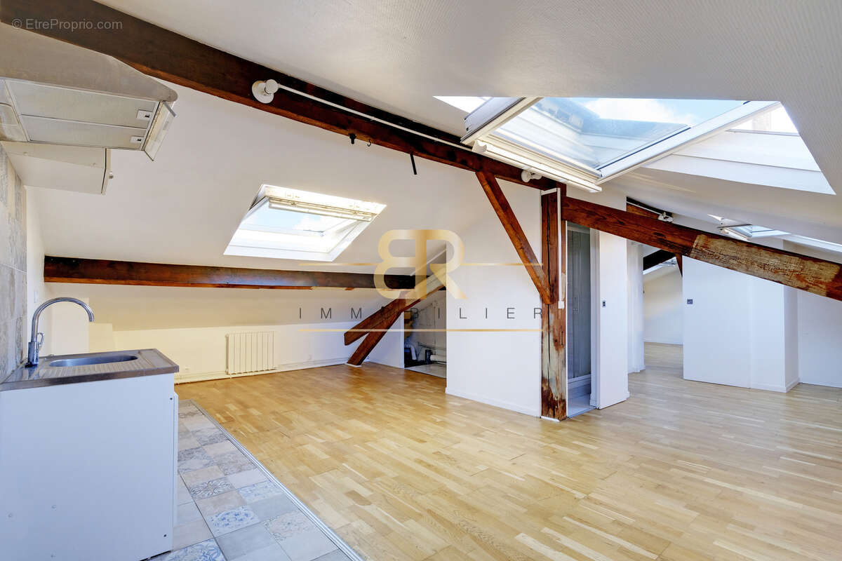 Appartement à AUBERVILLIERS