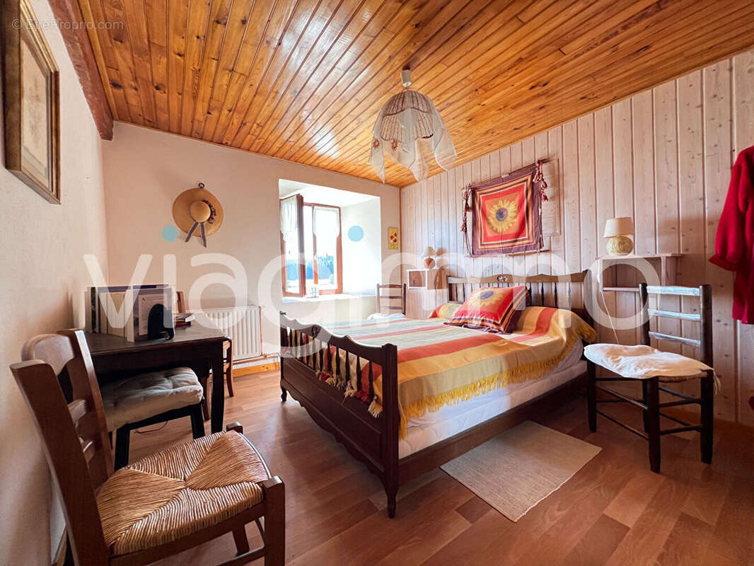 Maison, Chalmazel, 8 pièces, 200 m² - photo 9