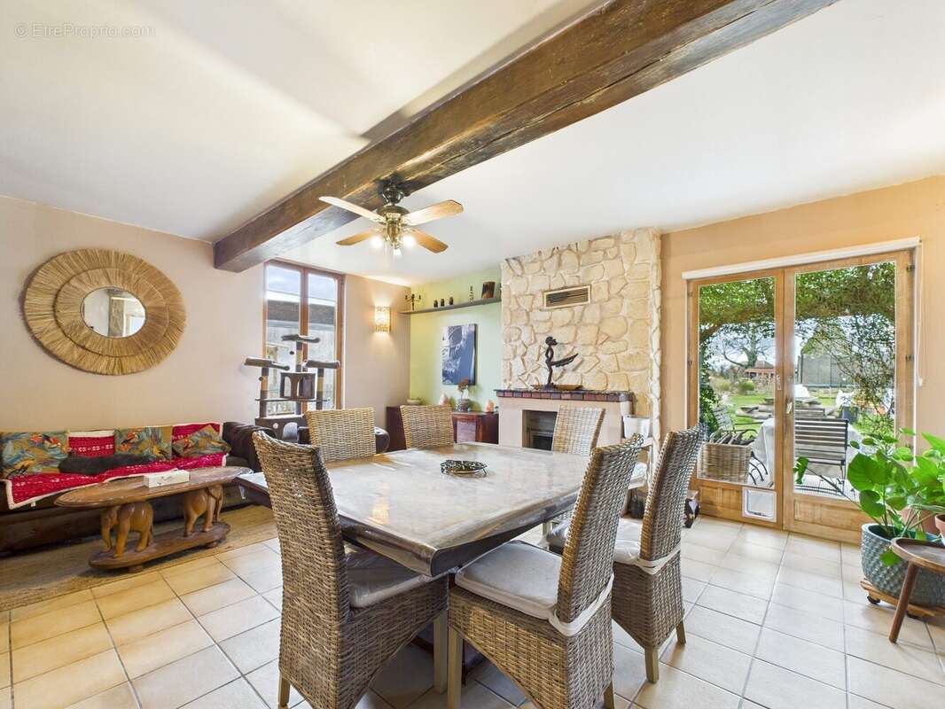 Maison à VILLY-LE-MARECHAL