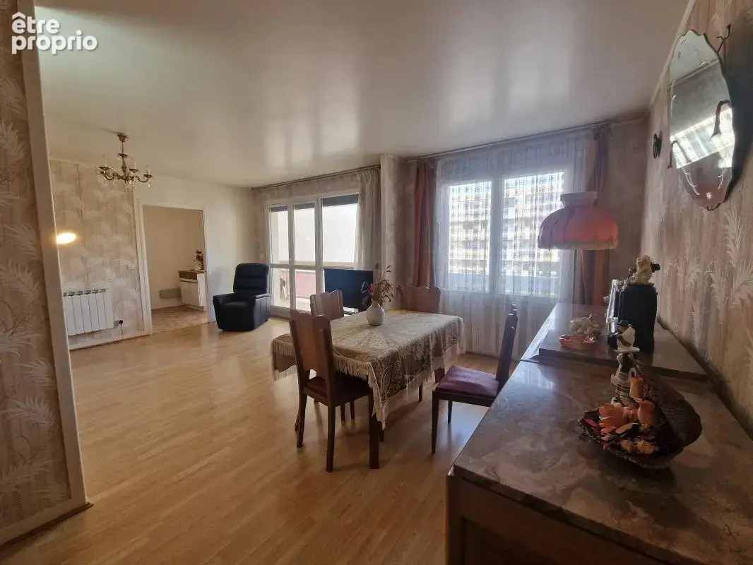 Au sein de la belle et prisée résidence "LE BOIS DE VAIRES" spacieux appartement F4 de 86m² habitable, situé au 2ème avec ascens - photo 4