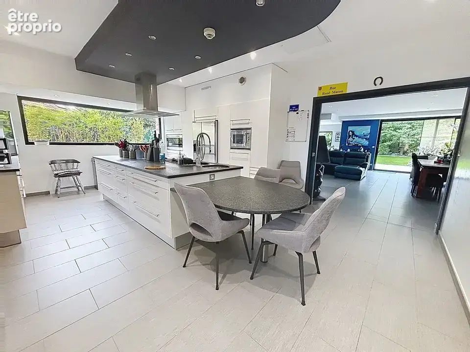 Capinghem, villa contemporaine de 312m² - photo 4
