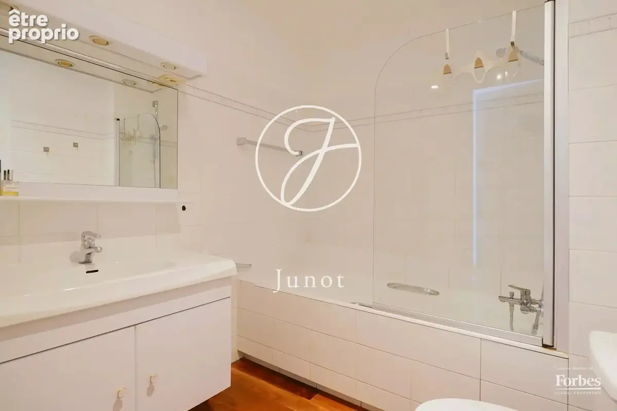 Paris 7e - SAINT DOMINIQUE / CHAMP DE MARS - Appartement - 7 pièces - 201,63m² - 202,80m² au sol - 4/5 chambres - Vues dégagées  - photo 18