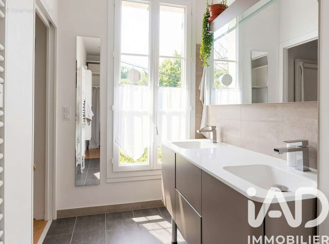 Photo 5 - Maison à LA MOTTE-D'AIGUES