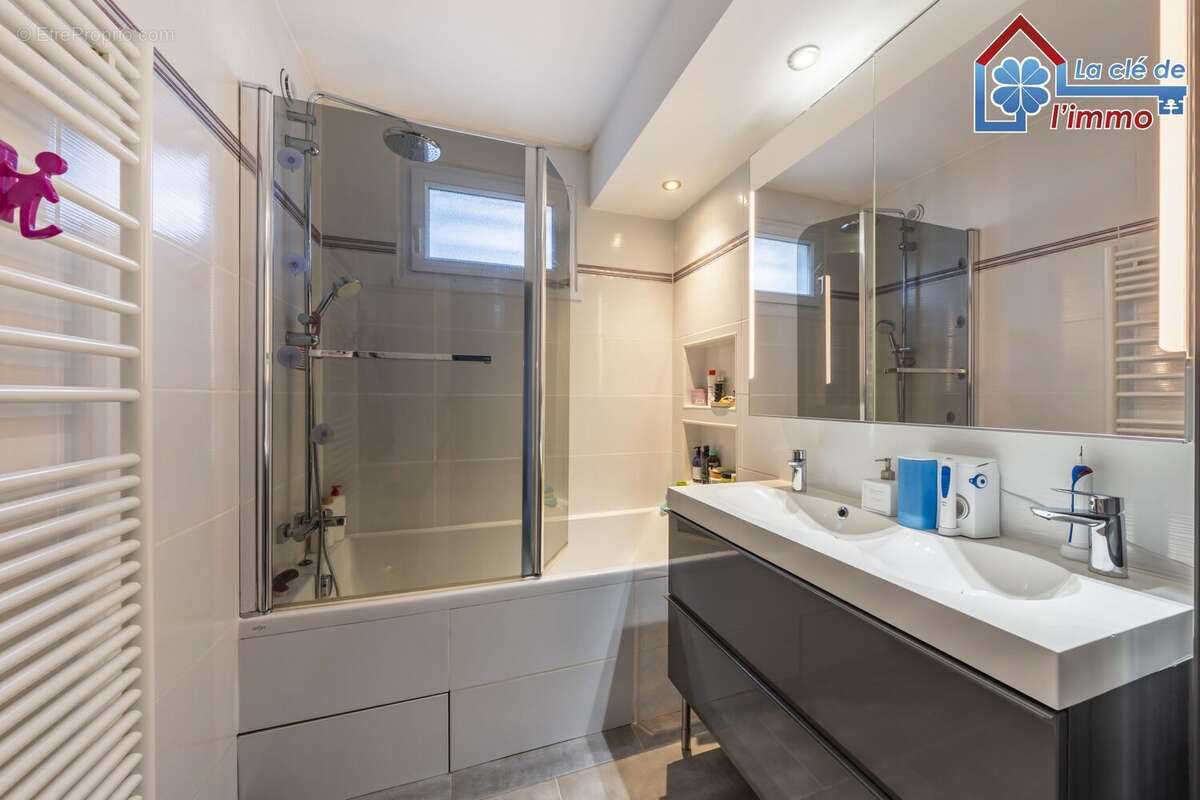 Maison à MOISSY-CRAMAYEL