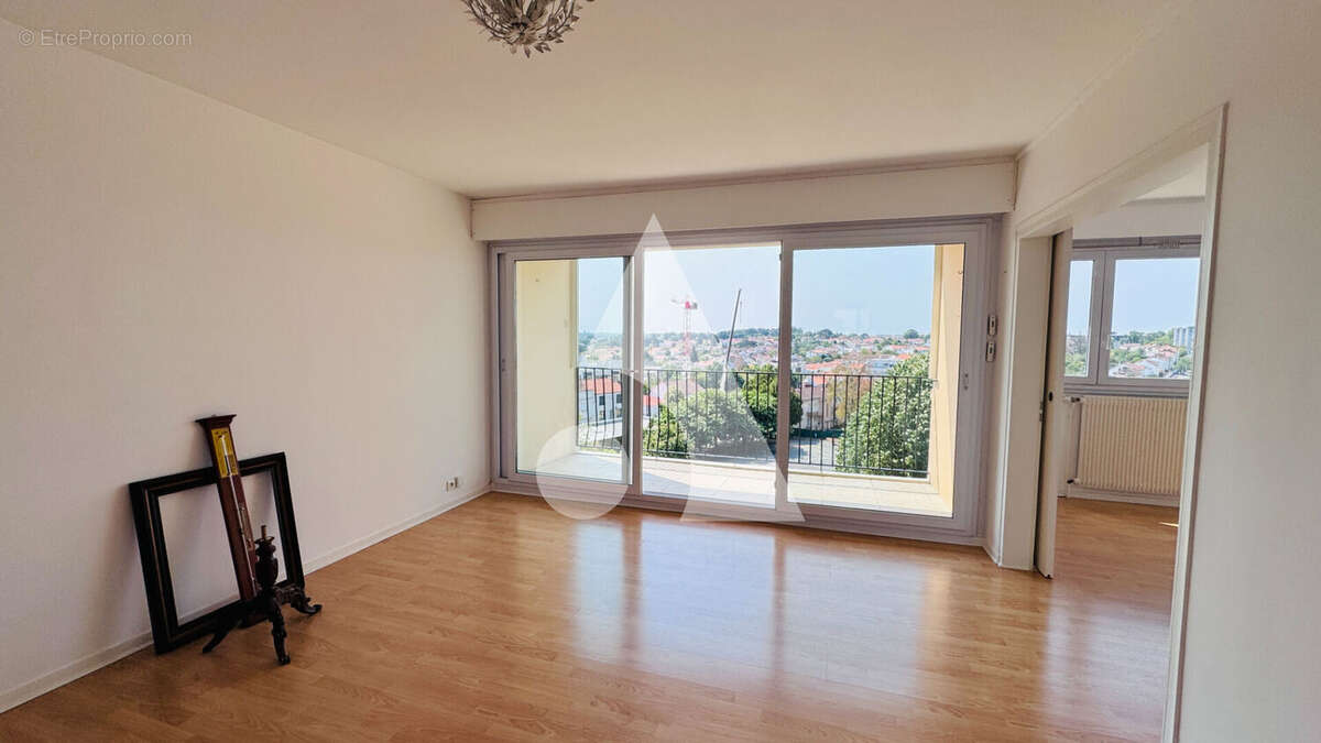 Appartement La Roche Sur Yon 2 pièce(s) 59.59 m2 - photo 3