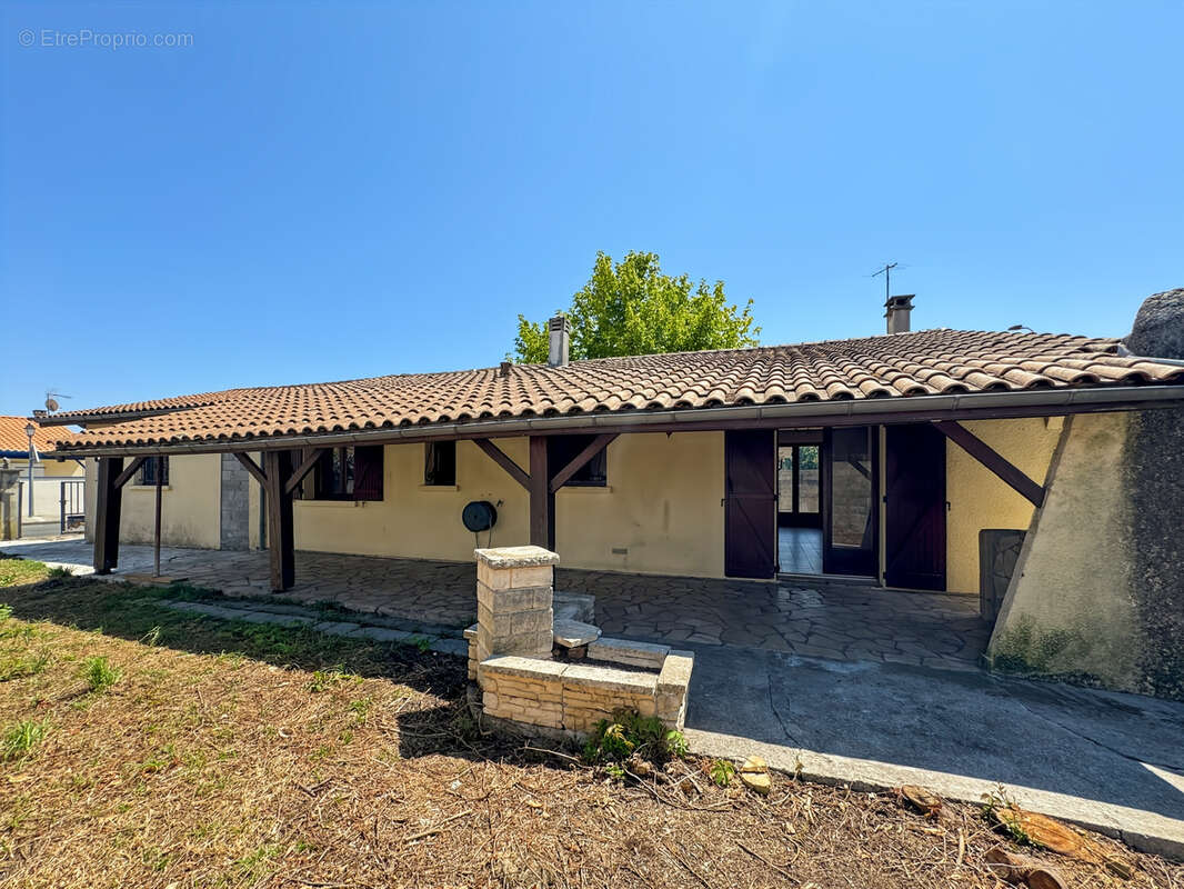 Maison à PAREMPUYRE