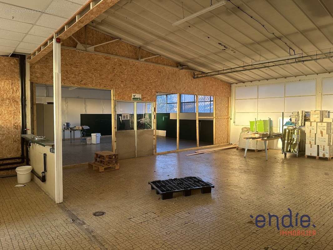 Commerce à LE VERNET