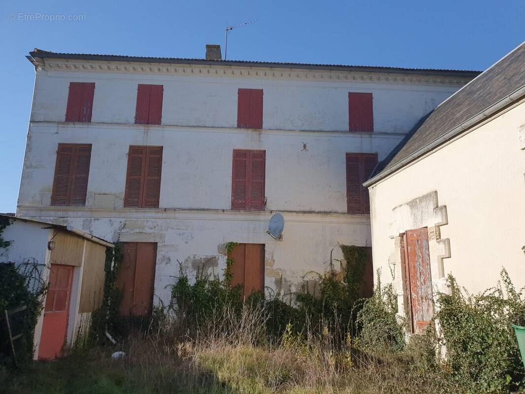 Maison à CHENAC-SAINT-SEURIN-D'UZET