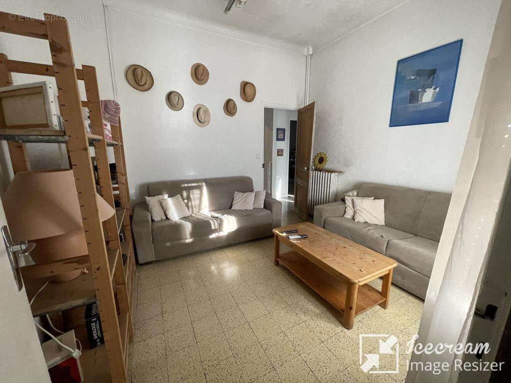 Commerce à VILLENEUVE-LOUBET