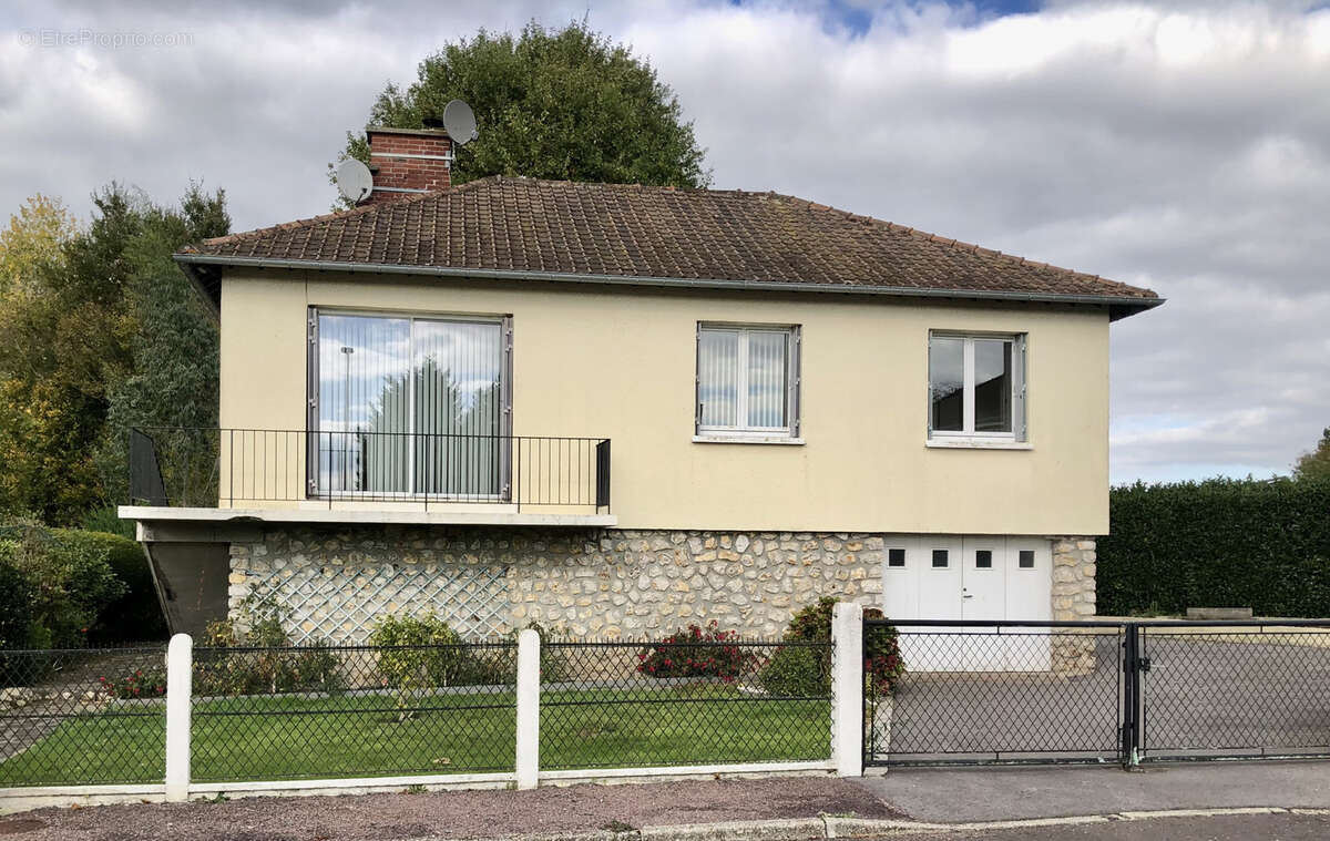 Maison à CORMEILLES