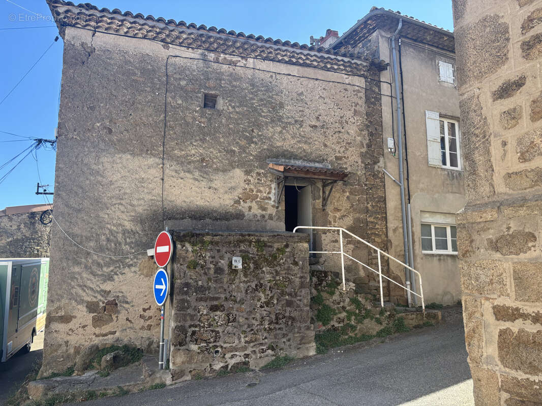 Ancienne école de village avec terrasse   Saint-Romain-d'Ay - photo 16