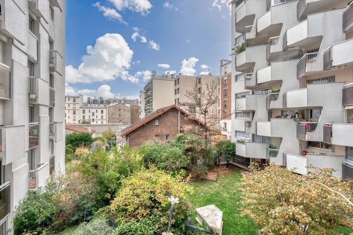 Appartement à PARIS-20E
