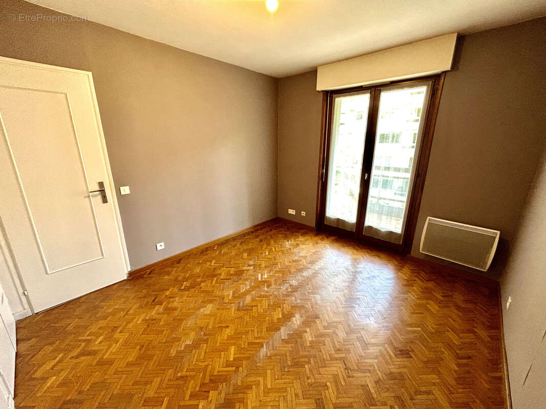 Appartement à VILLE-LA-GRAND