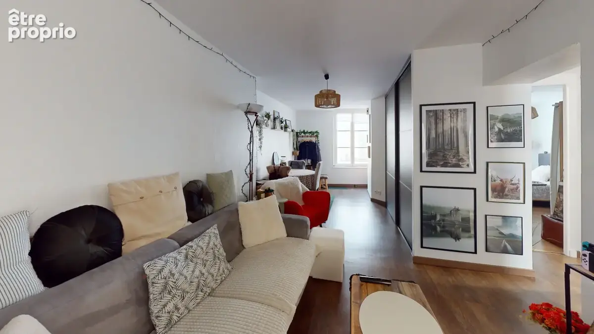 Charmant appartement à vendre en plein centre-ville de Saumur - photo 2