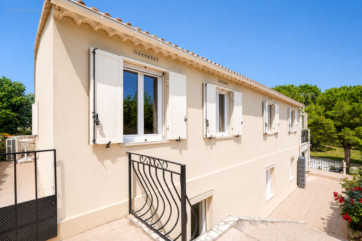Maison à VELAUX