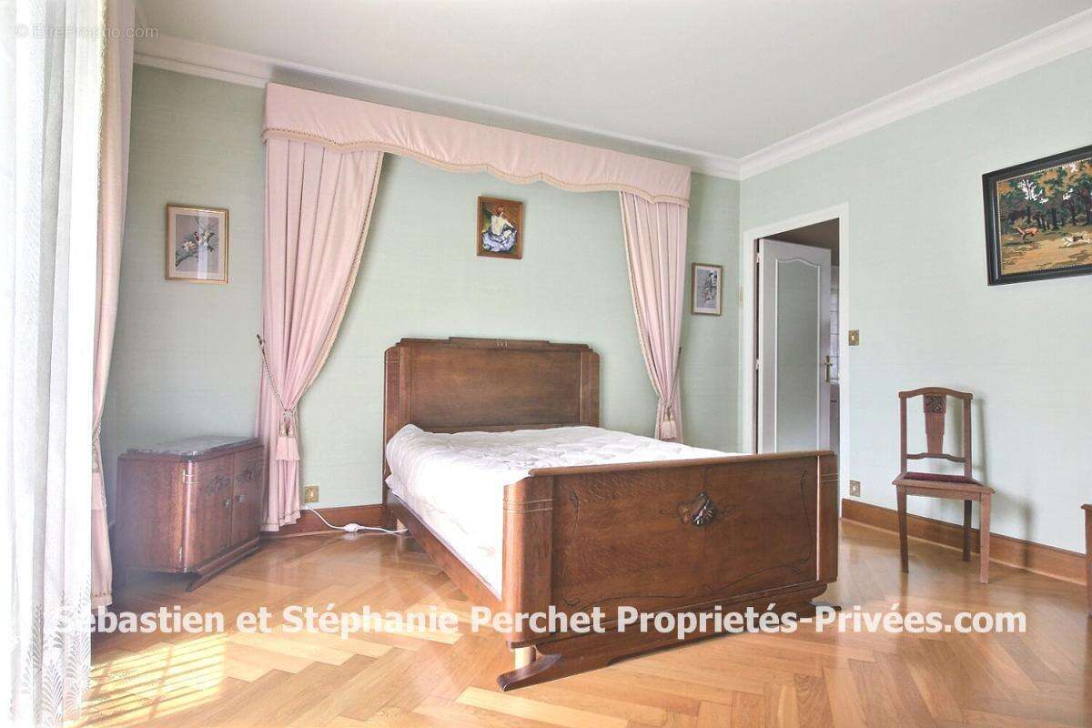 Maison à SAINT-PERAVY-LA-COLOMBE