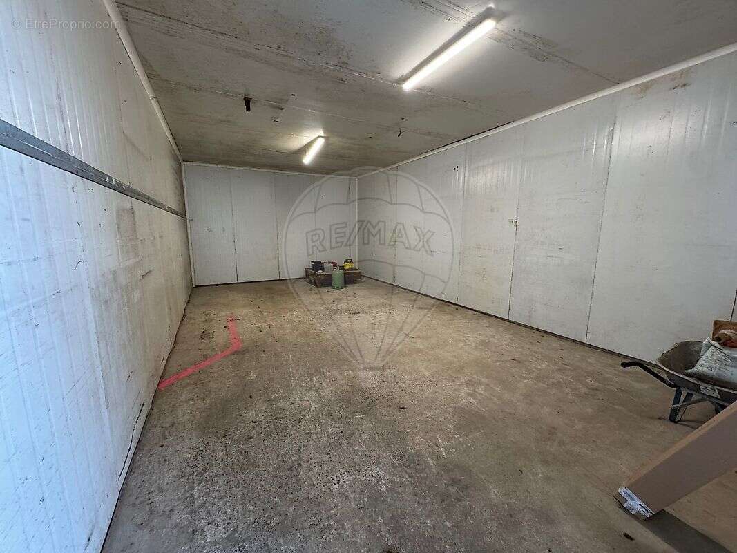 Commerce à SAINT-JULIEN-DE-CONCELLES