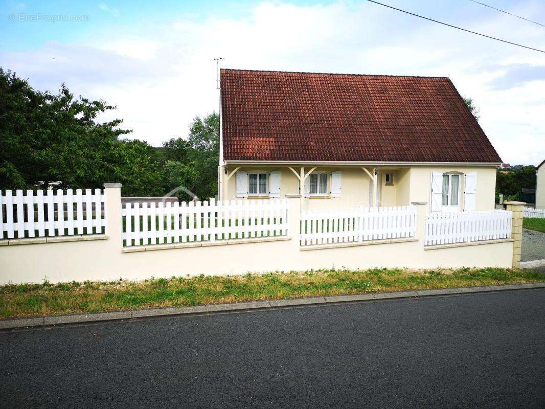 MAISON 8 pièces 186 m² - photo 2