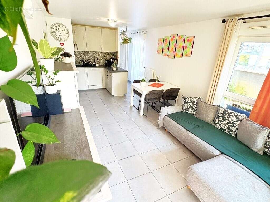Appartement à SEYNOD