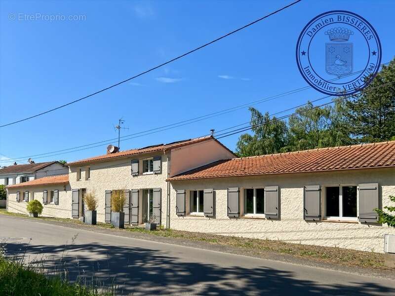 Vertou – L’élégance d’une longère sublimée : 200 m² de caractère entre bourg et vignes - photo 15