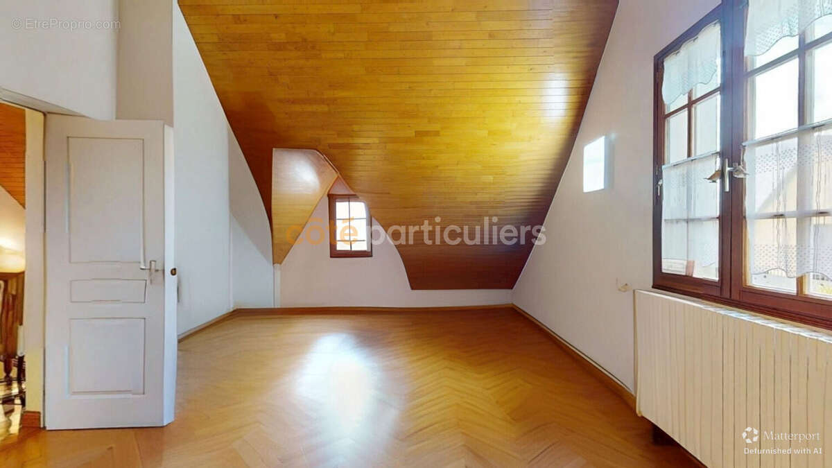 Maison à LE VAL-SAINT-PERE