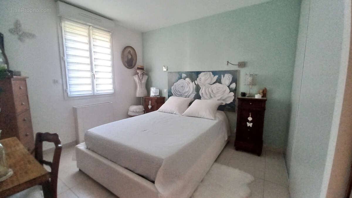 investissement locatif / Batisse de caractère divisée en 2 lots. - photo 15
