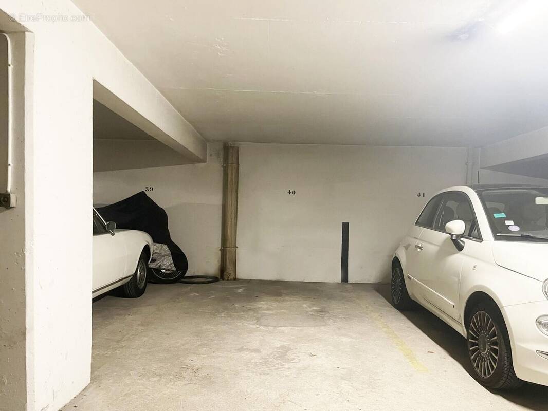 Photo 1 - Parking à NANTES